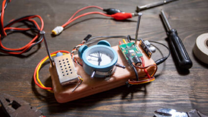 खळबळजनक! थेट कोल्हापूरचे कलेक्टर ऑफिसच Bomb ने उडवण्याची धमकी; ईमेल येताच…