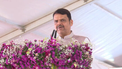 “ज्यांच्यामुळे भगवा जिवंत…”; CM फडणवीसांच्या हस्ते छत्रपती शिवरायांच्या अश्वारूढ पुतळ्याचे लोकार्पण