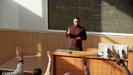 Education News: सूत्राचा प्रयोग चालूच मात्र प्राध्यापक भरती कधी? ‘राज्याने हस्तक्षेप करून…’; संघटनेचा इशारा