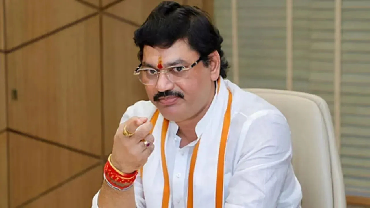 ‘ये पॉलिटिक्स है बाबू भैया’! Manikrao Kokate संकटात अन् मुंडे कमबॅक करणार? थेट मंत्री होऊनच…