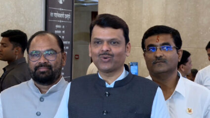 Maharashtra Politics: “माझे 1000 रुपये अजून…”; ठाकरेंच्या युतीवर मुख्यमंत्री फडणवीसांची जहरी टीका