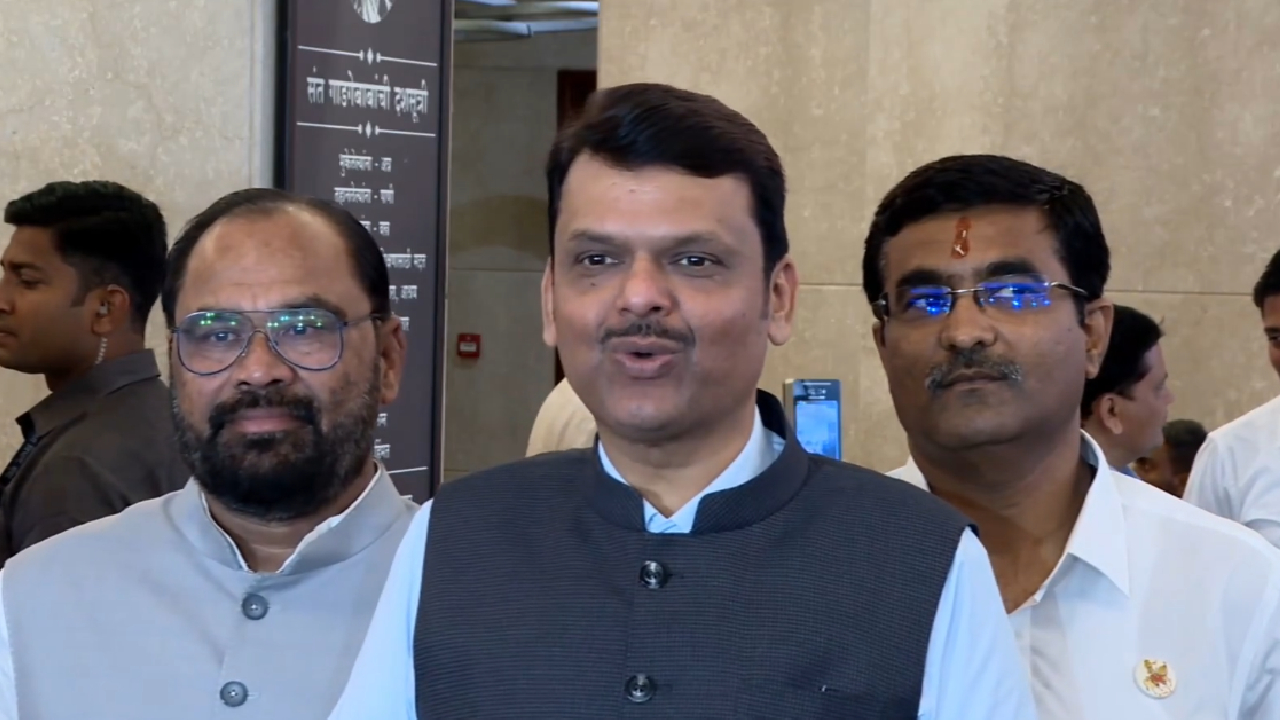 Maharashtra Politics: “माझे 1000 रुपये अजून…”; ठाकरेंच्या युतीवर मुख्यमंत्री फडणवीसांची जहरी टीका