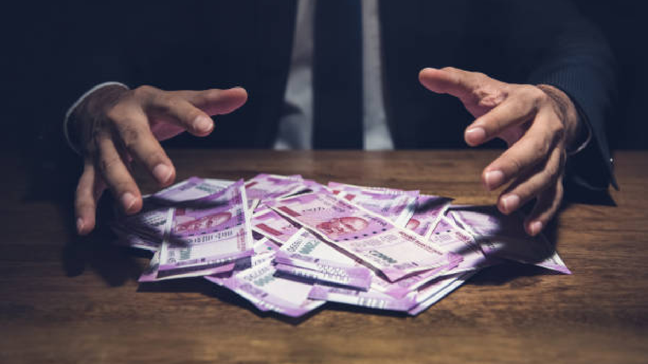 बँकेलाच गंडवले! बनावट कागदपत्रे सादर करत लावला तब्बल 82 लाखांचा चुना