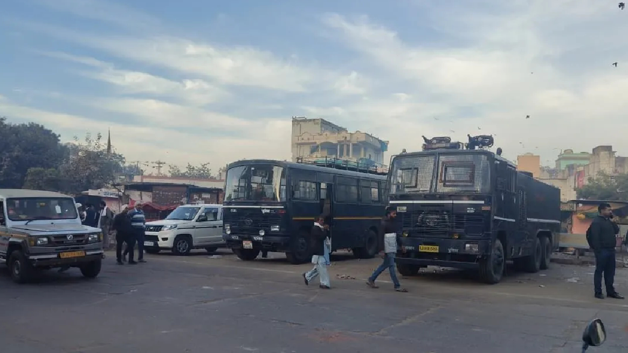 मशिदीबाहेर राडा, इंटरनेट बंद अन् 110 जणांना थेट…; ‘या’ राज्यात नक्की घडले तरी काय?