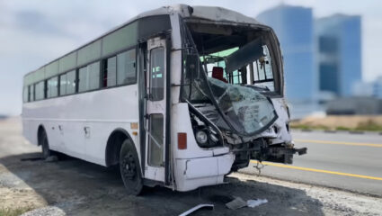 Accident News: भयानक! बसचे नियंत्रण सुटले अन्…; 15 जागीच ठार तर 19 जखमी