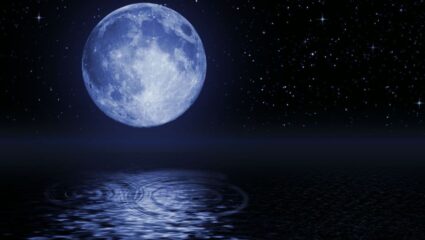 New Year 2026: नवीन वर्षात राशीनुसार दान केल्याने अडचणी होतील दूर, घरात येईल सुख समृद्धी