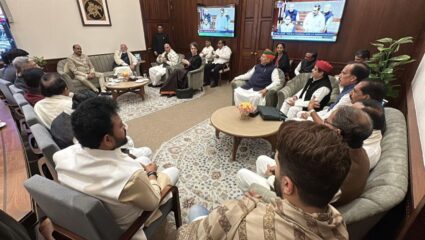 Bangladesh Violence: बांगलादेशात हिंदूंचे रक्त सांडले! प्रियांका गांधी अस्वस्थ; न्यायाच्या मागणीला काँग्रेसचा आक्रोशाचा स्वर