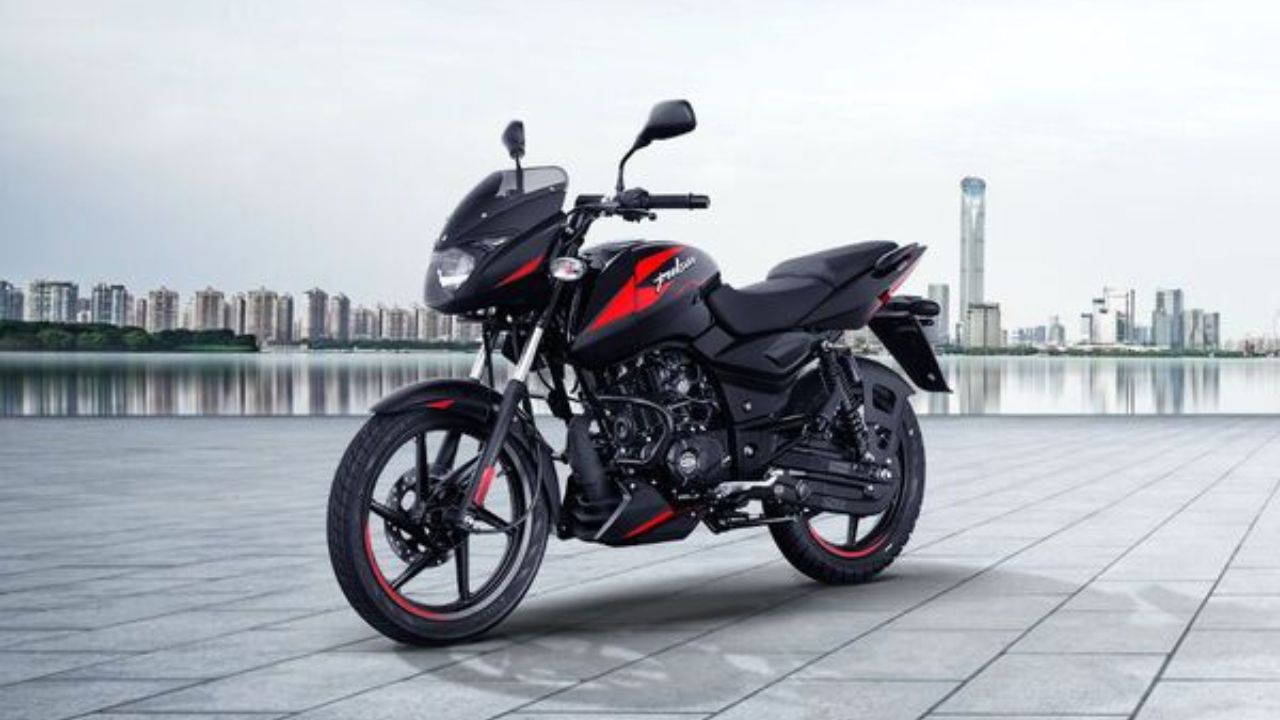फक्त 5 हजार रुपये देऊन घरी आणा Bajaj Pulsar चा सर्वात स्वस्त मॉडेल, मायलेज तर एकदमच भारी