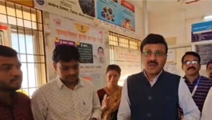 Ratnagiri : डॉ. ओमप्रकाश शेटये यांची दापोली उपजिल्हा रुग्णालयाला भेट