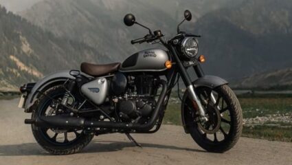 पाहताच क्षणी प्रेमात पाडेल अशी Royal Enfield Classic 350! फक्त द्यावा लागेल 4,299 रुपयांचा EMI