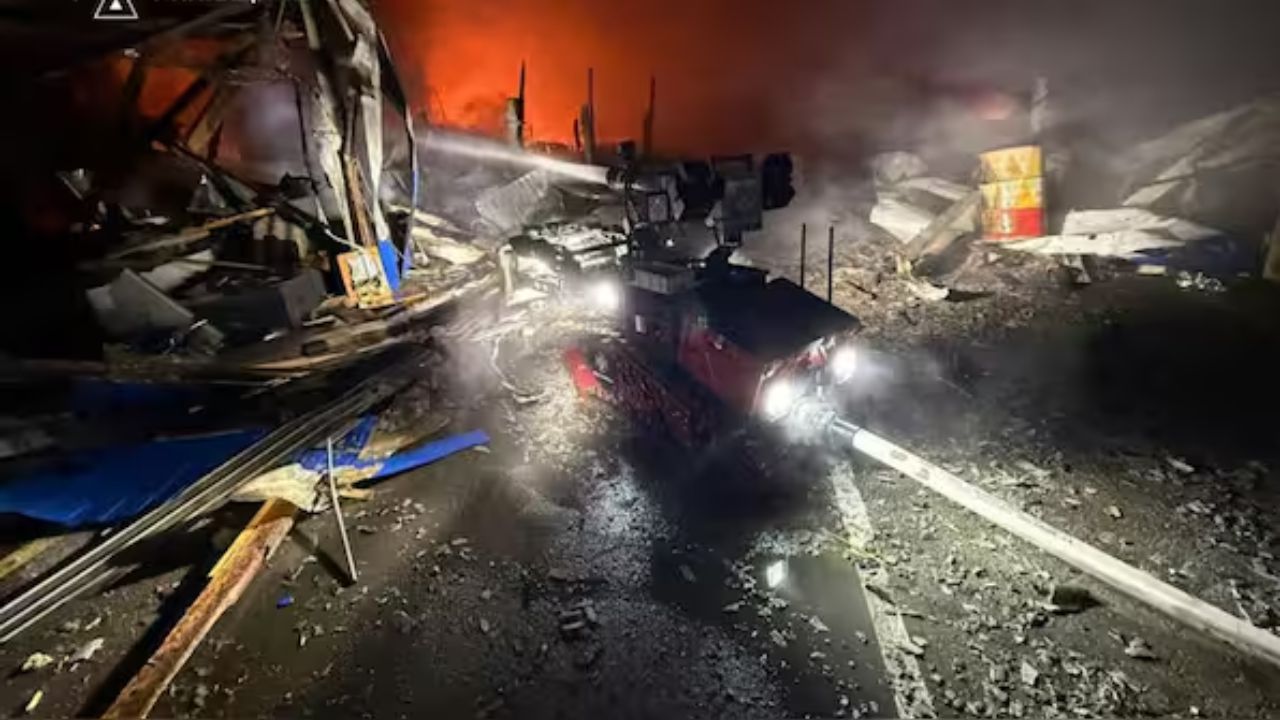 Russia Ukriane संघर्ष पुन्हा भडकला! कीववर तीव्र हवाई हल्ले; युद्धबंदीसाठी ट्रम्प यांचे प्रयत्न निष्फळ