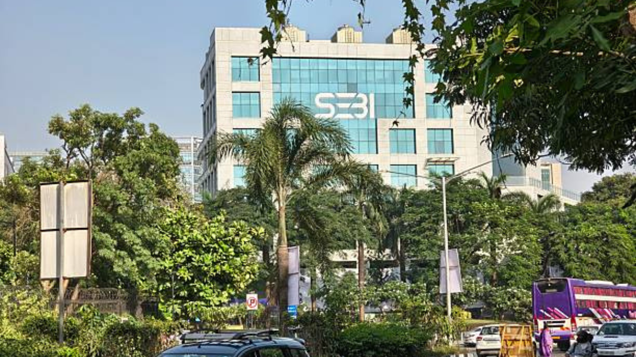 रूसून बसलेल्या विदेशी गुंतवणुकदारांना आता आकर्षित करणार SEBI, पैशाची त्वरीत करतील Investment! नोंदणी होणार सोपी