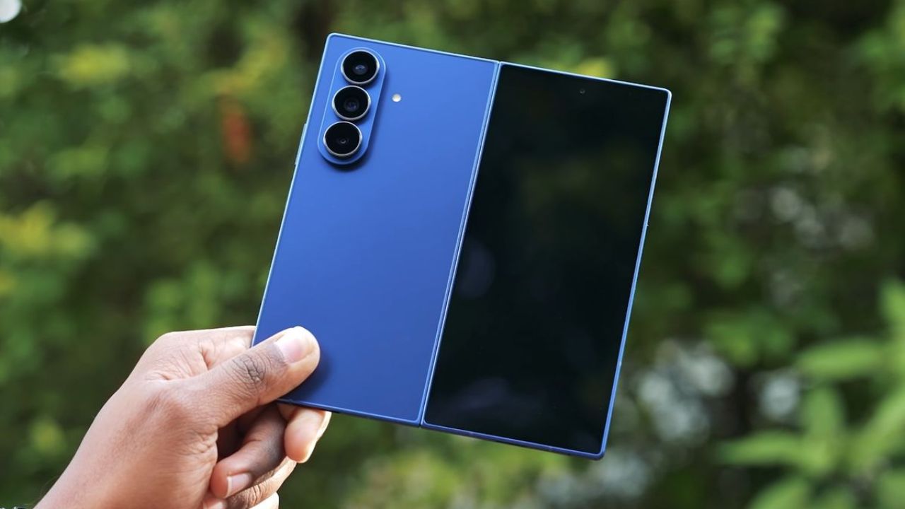 फोल्डेबल iPhone ला टक्कर देण्यासाठी Samsung सज्ज! स्क्रीन, प्रोसेसरसह Galaxy Z Fold 8 चे इतर फीचर्स लीक, इतकी असेल किंमत