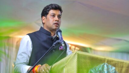 Shrikant Shinde : “बाळासाहेबांचा मतदानाचा हक्क रद्द करणाऱ्यांचा उबाठाला विसर”, श्रीकांत शिंदे यांची सडकून टीका