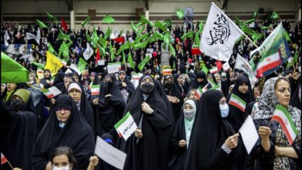 Hijab rebellion: Iranमध्ये सुरू आहे ‘मूक क्रांती’! गांधीवादी मार्गाने हिजाब कायद्याला आव्हान; तरीही हादरली कट्टरपंथी राजवट