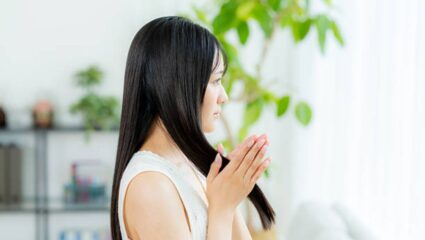 केमिकल ट्रीटमेंटमुळे केस खराब झाले आहेत? मग आठवड्यातून एकदा केसांवर लावा नॅचरल हेअरमास्क, केस होतील मऊ