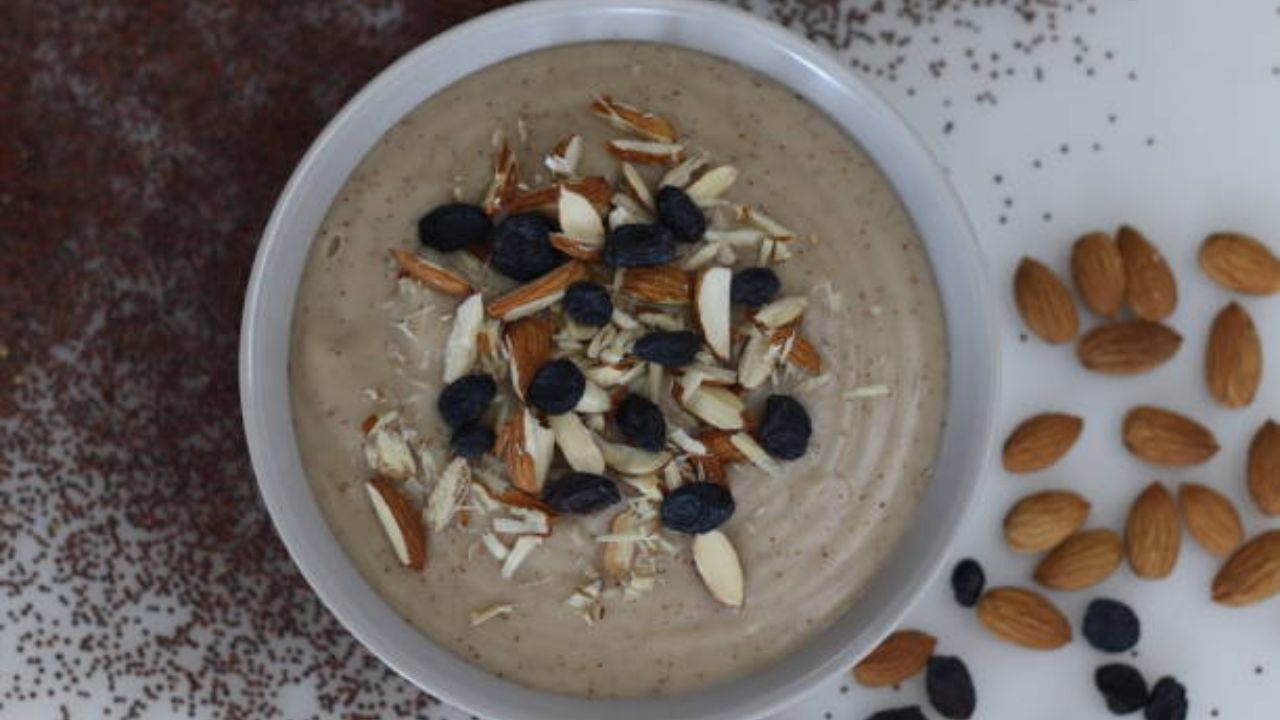 बाळंतीणीसाठी सकाळच्या नाश्त्यात पारंपरिक पद्धतीमध्ये बनवा बाजरीच्या पिठाची पेज, पौष्टिक पदार्थाने करा दिवसाची सुरुवात