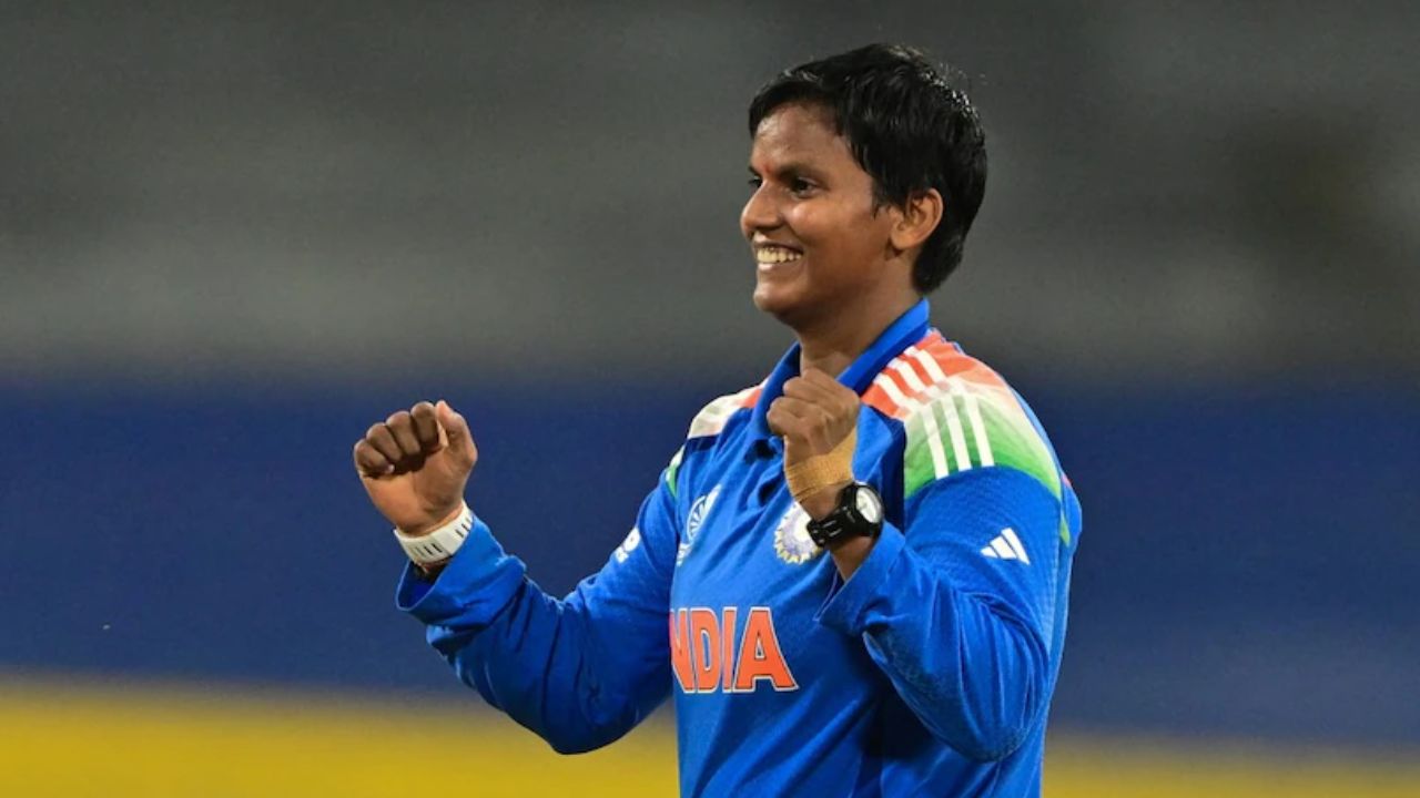 दीप्ती शर्मा इतिहास रचण्याच्या मार्गावर, हा पराक्रम आजपर्यंत कोणत्याही महिला क्रिकेटपटूने केला नाही…