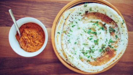 वाटीभर तांदळाच्या पिठाचा वापर करून सकाळच्या नाश्त्यात झटपट बनवा कुरकुरीत डोसा, खोबऱ्याच्या चटणीसोबत लागेल सुंदर