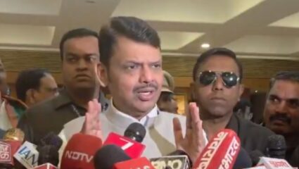 CM Devendra Fadnavis: ‘निवडणुका रद्द करणे पूर्णपणे चुकीचे! कार्यकर्त्यांच्या निवडणुकीतून माघार घेणाऱ्यांना फडणवीसांनी सुनावले
