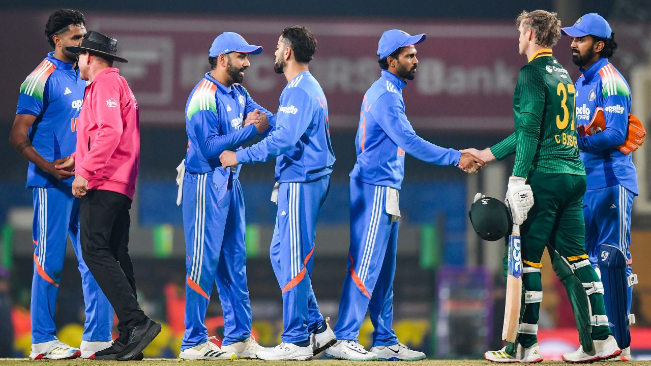 IND vs SA 2nd ODI: दुसऱ्या वनडेत ऋतुराज गायकवाडला डच्चू मिळणार? ऋषभ पंतच्या कमबॅकची शक्यता! कशी असेल संभाव्य प्लेइंग 11?