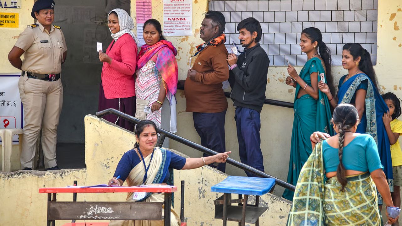 Satara municipal election: साताऱ्यात २३३ जागांसाठी मतदान पूर्ण; पण मतमोजणी पुढे ढकलल्याने वाढला सस्पेन्स