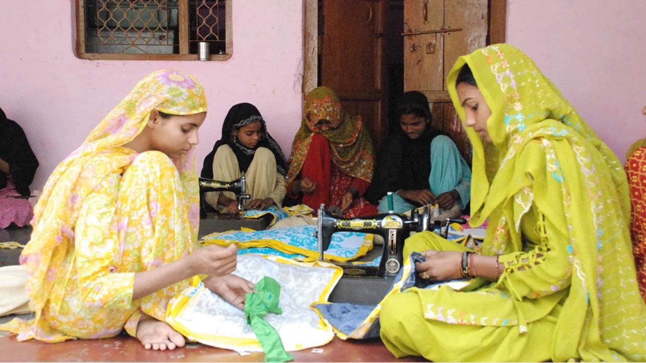 महिलांसाठी मोठी बातमी: ‘या’ योजनेंतर्गत व्यवसाय सुरू करण्यासाठी ५ लाखांपर्यत बिनव्याजी कर्ज