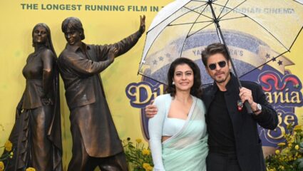 DDLJ ला ३० वर्षे पूर्ण! लंडनमध्ये राज-सिमरनच्या कांस्य प्रतिमेचे अनावरण; शाहरुख खानला आजही आश्चर्य!