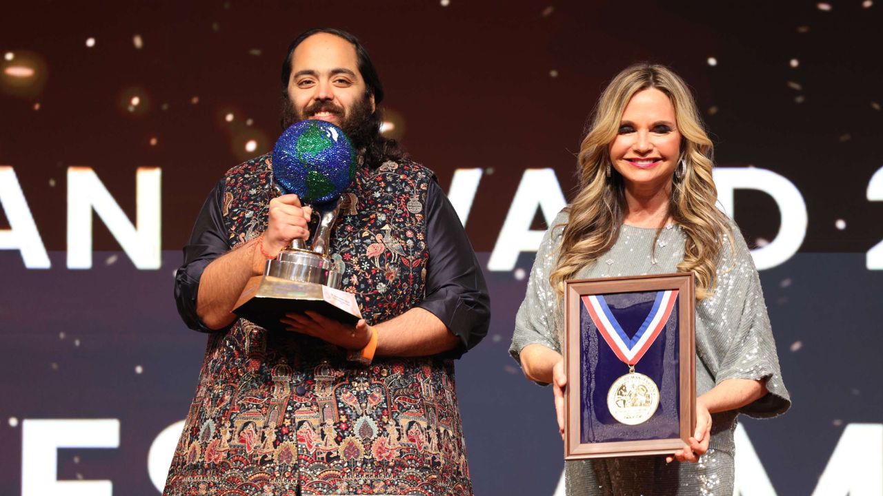 Global Humanitarian Award: अनंत अंबानी ‘ग्लोबल ह्यूमैनिटेरियन अवॉर्ड’ने सन्मानित; सर्वात तरुण आणि पहिले आशियाई मानकरी!