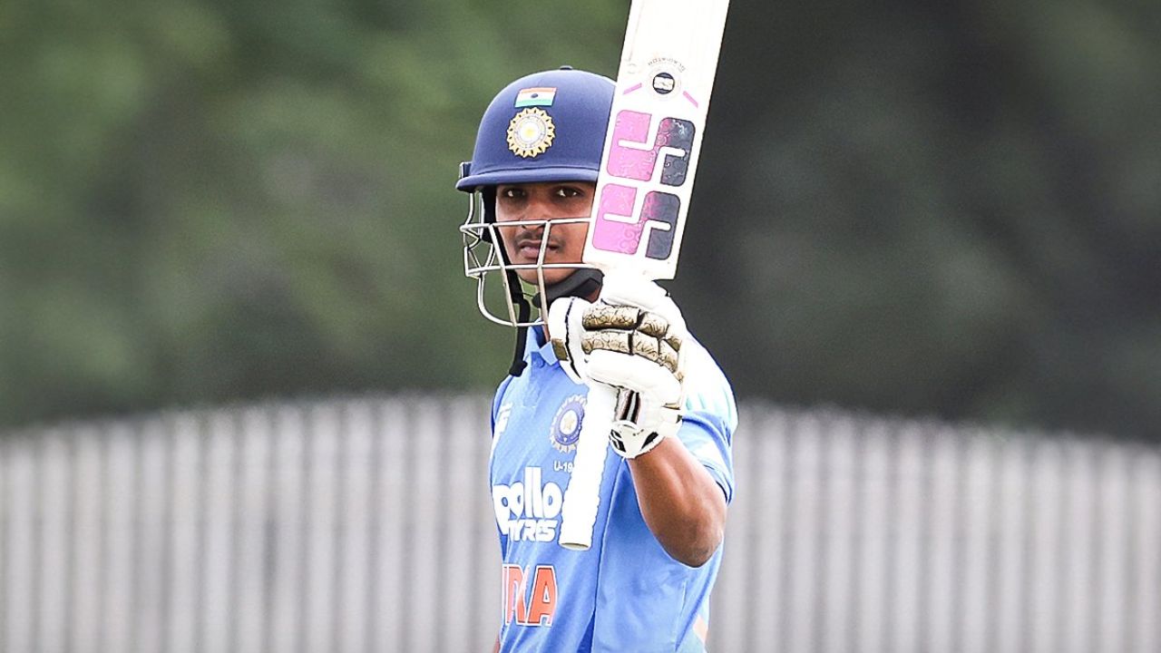 या स्पर्धेत आतापर्यंत अभिज्ञान कुंडू हा भारताकडून सर्वाधिक धावा करणारा फलंदाज आहे. त्याने चार सामन्यांमध्ये तीन डावात २६३.०० च्या सरासरीने आणि १५१.१५ च्या स्ट्राईक रेटने २६३ धावा केल्या आहेत. मलेशियाविरुद्ध, या फलंदाजाने नाबाद २०९ धावा केल्या.