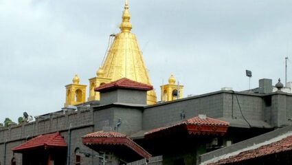 Shirdi Sai Baba Temple: साई भक्तांना नववर्षाची अनोखी भेट! ३१ डिसेंबरला शिर्डीत मंदिर दर्शनासाठी रात्रभर राहणार खुले