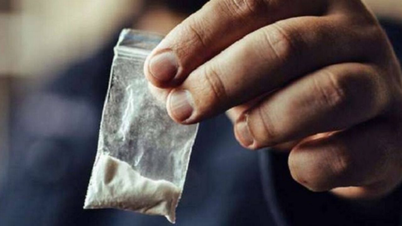 रेल्वे स्टेशन परिसरात ‘MD’ विकणाऱ्या सराईताला बेड्या; ६५ हजारांचा मुद्देमाल जप्त, दोन साथीदार पसार