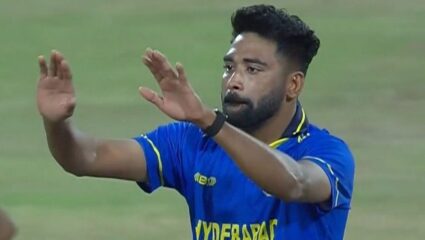 T20 विश्वचषकापूर्वी मोहम्मद सिराजने SMAT मध्ये घातला धुमाकूळ, निवडकर्त्यांचे वेधले लक्ष! सोशल मिडियावर ‘केला’ कौतुकाचा वर्षाव