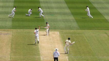 AUS vs ENG : जोश टंगचा ‘पंजा’…बॉक्सिंग डे कसोटीच्या पहिल्या दिवशी कांगारुला इंग्लडने 152 धावांवर गुंडाळलं!