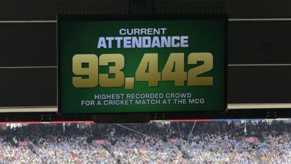 Ashes 2025 : बॉक्सिंग डे कसोटीने रचला इतिहास, एमसीजीच्या चाहत्यांनी गोलंदाजांचा कहर पाहायला केला विश्वविक्रम