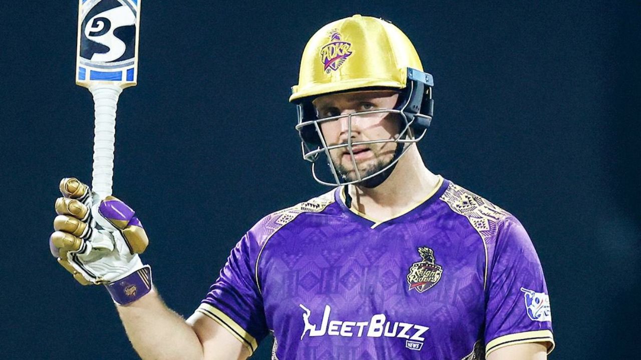 6,6,6,6,6….RCB ने सोडलं अन् फलंदाजाने केला कहर! ठोकल्या एका षटकात 33 धावा, Video Viral