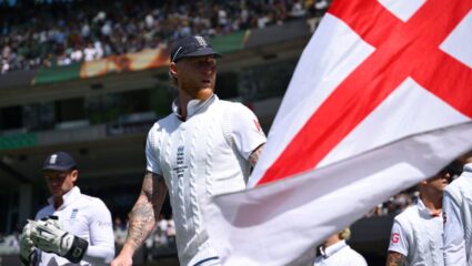 ENG vs AUS : 2025 अ‍ॅशेस मालिकेचा पहिला विजय पडला इंग्लंडच्या पदरात! 4 विकेट्सने जिंकला चौथा सामना