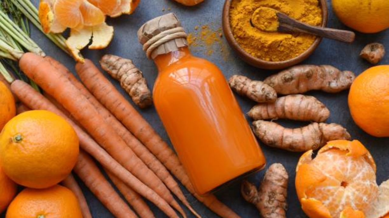 सकाळी उठल्यानंतर उपाशी पोटी गाजर आल्याच्या रसाचे सेवन, शरीर डिटॉक्स होण्यासोबतच कायमच राहाल फिट