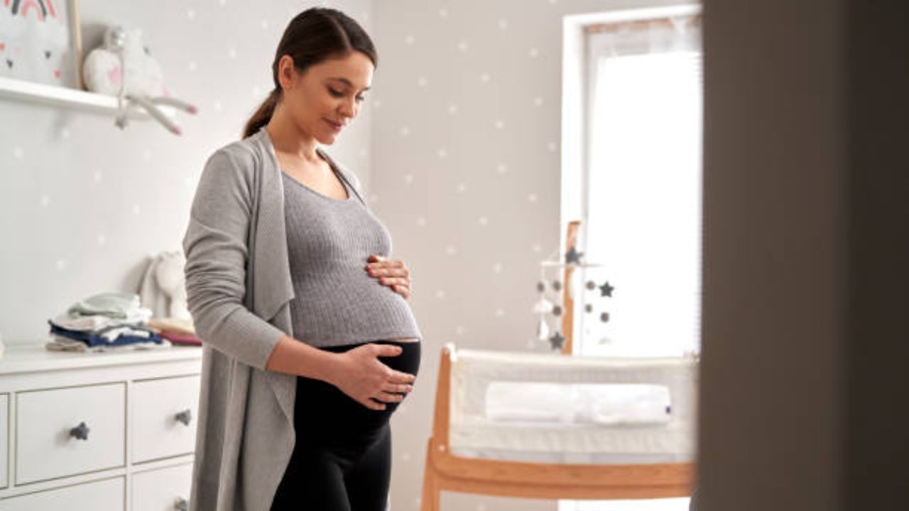 गर्भातील बाळावर प्रदूषणाचा परिणाम! गरोदरपणात वायू प्रदुषणापासून कसा बचाव करावा? जाणून घ्या सविस्तर माहिती