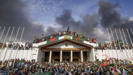 बांगलादेशमध्ये उडाला भडका! भारतविरोधी आवाजाने सीमा भागांमध्ये तणावपूर्ण परिस्थिती