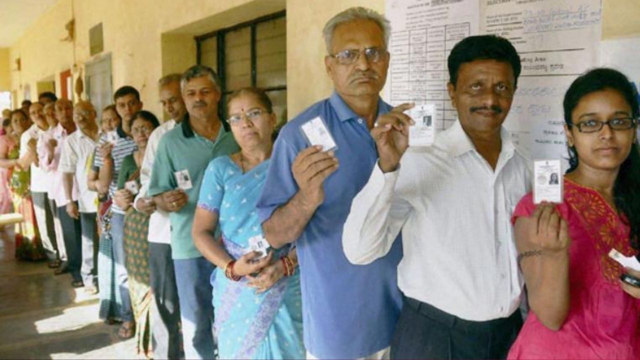 Local Body Elections : परभणी जिल्ह्यात ७५ टक्के मतदान; पूर्णा येथे ईव्हीएममध्ये बिघाड झाल्याने गोंधळ