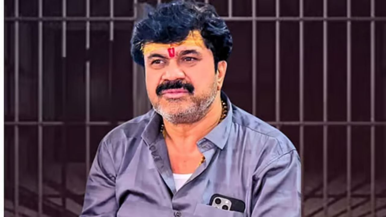 वाल्मिक कराडला मिळणार जामीन? बीडमध्ये हत्तीवरुन मिरवणूक काढण्याची तयारी असल्याचा देशमुख कुटुंबाचा दावा