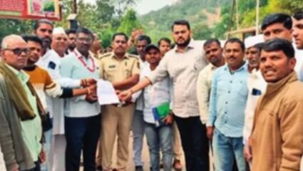 Ahilyanagar News: शेंडी येथील वनविभागच्या टोलनाक्यावर आदिवासींचे रास्ता रोको आंदोलन