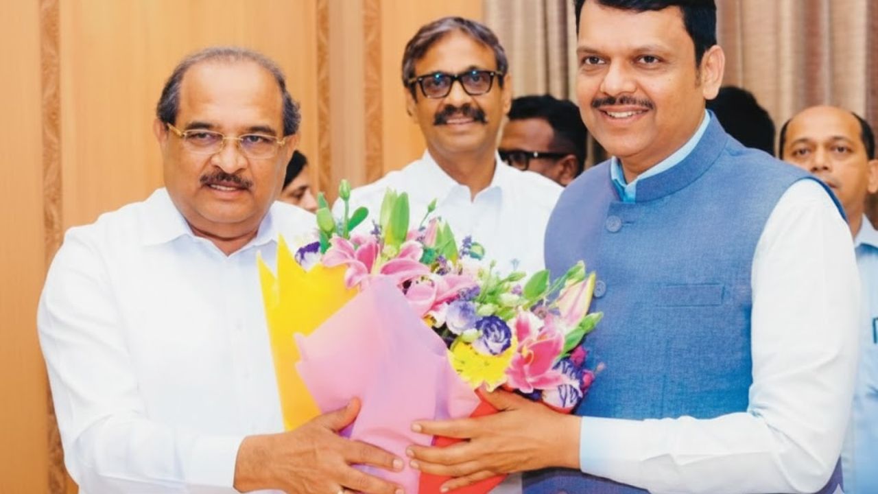 नाशिक-पुणे रेल्वे जुन्या प्रस्तावित मार्गानेच हवी, पालकमंत्री विखे यांचे मुख्यमंत्र्यांना साकडे