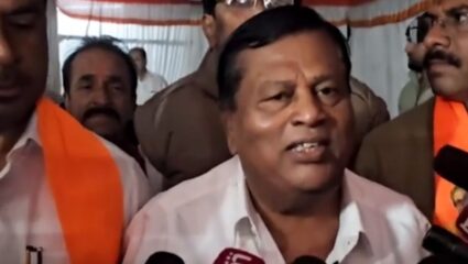 Ahilyanagar : अखेर महायुतीतून शिवसेना शिंदे गट बाहेर ; काय होणार राजकीय परिणाम?