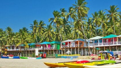 Raigad News: रायगडमधील पर्यटनस्थळे हाऊसफुल्ल, पर्यटकांना समुद्र किनाऱ्यांची भुरळ