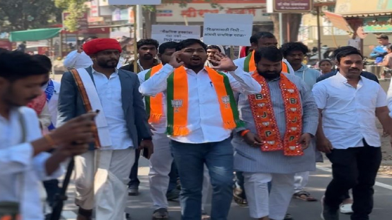 उपमुख्यमंत्री अजित पवारांच्या घरासमोर आंदोलन; ‘या’ मागण्यांसाठी भाजप युवा मोर्चा आक्रमक