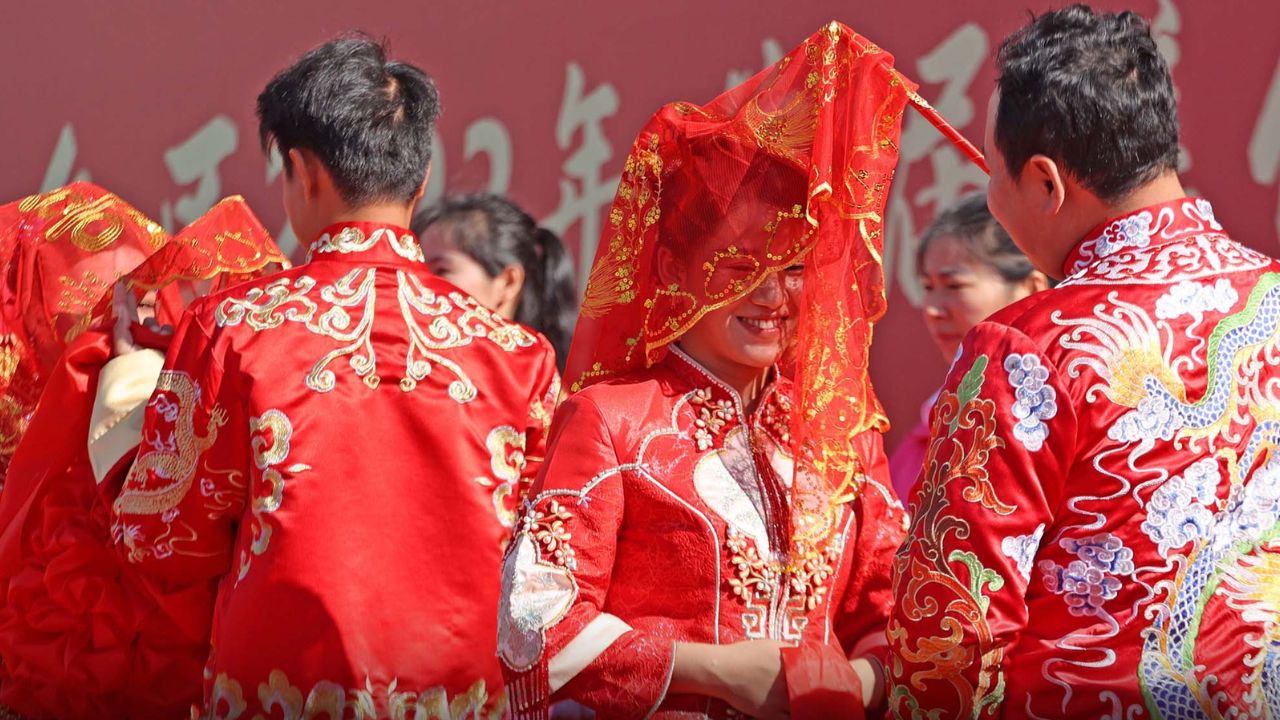 अजब-गजब! ‘या’ देशात लग्नआधी तोडले जातात वधूचे दोन दात; कारण जाणून व्हाल थक्क