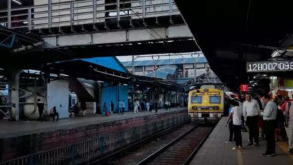 Central Railway : प्रवाशांनो कृपया लक्ष द्या ! मध्य रेल्वेच्या 18 स्थानकात आपत्कालीन वैद्यकीय कक्ष