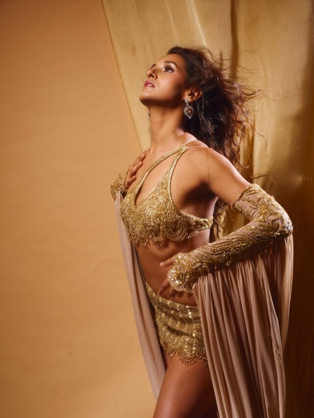 आपल्या सौंदर्याने तरुणांना मोहित करणारी... शक्ती मोहन!